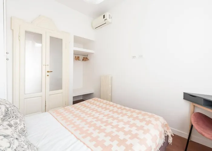 Welkhom Bocconi Modern 2 Bdr Milan