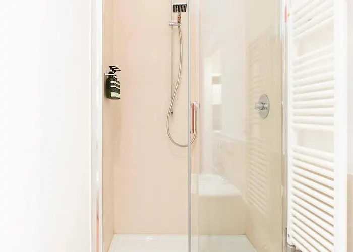 Apartment Welkhom Bocconi Modern 2 Bdr