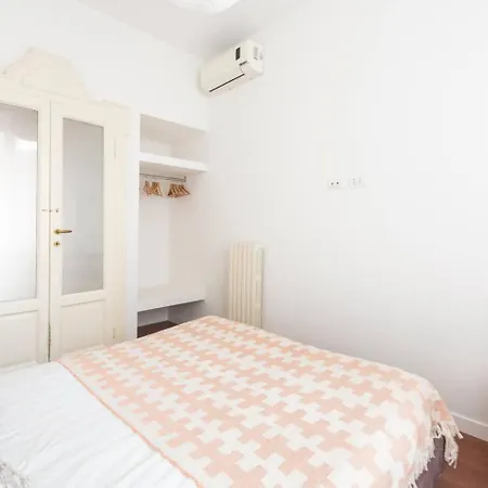 Welkhom Bocconi Modern 2 Bdr Mediolan